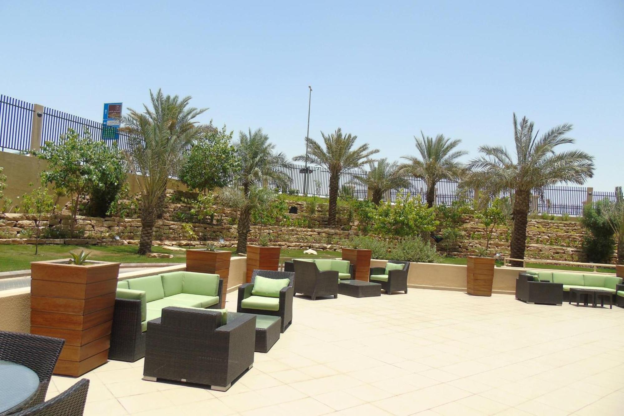 Courtyard By Marriott Riyadh Diplomatic Quarter Dış mekan fotoğraf